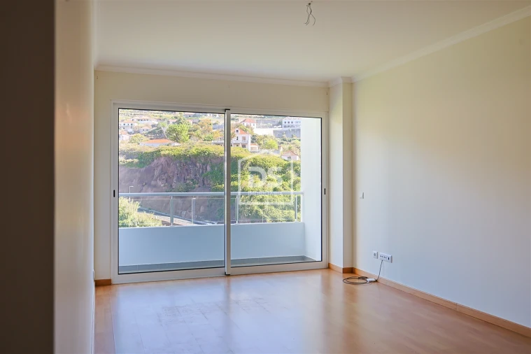 Apartamento T2 para Venda em Caniço Foto 11