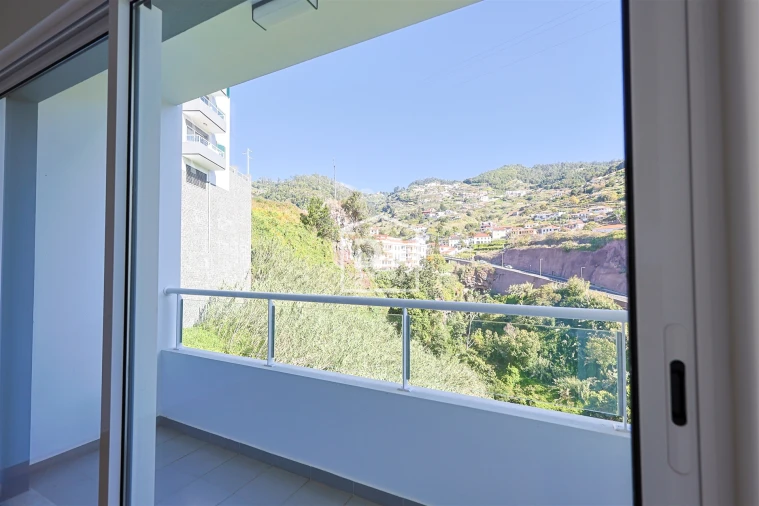 Apartamento T2 para Venda em Caniço Foto 27