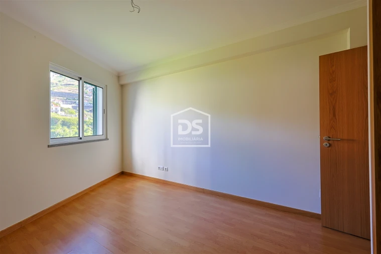 Apartamento T2 para Venda em Caniço Foto 8