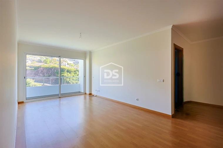 Apartamento T2 para Venda em Caniço Foto 10
