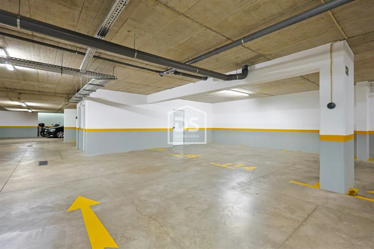 Apartamento T2 para Venda em Caniço Foto 36