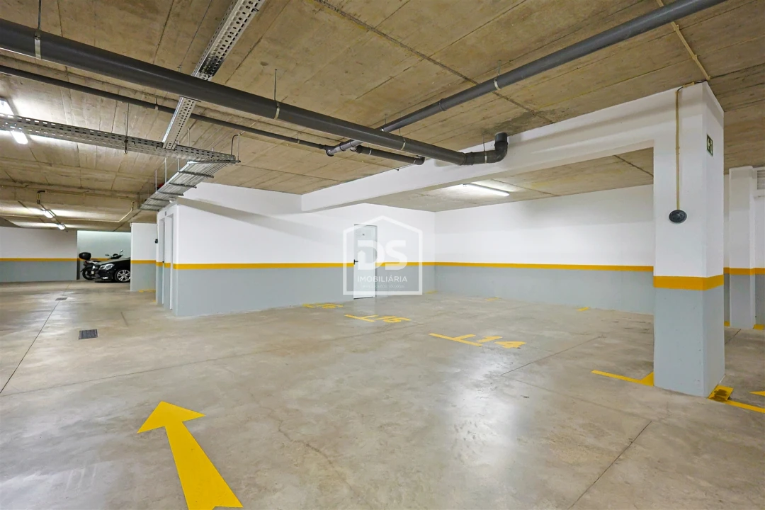 Apartamento T2 para Venda em Caniço Foto 36