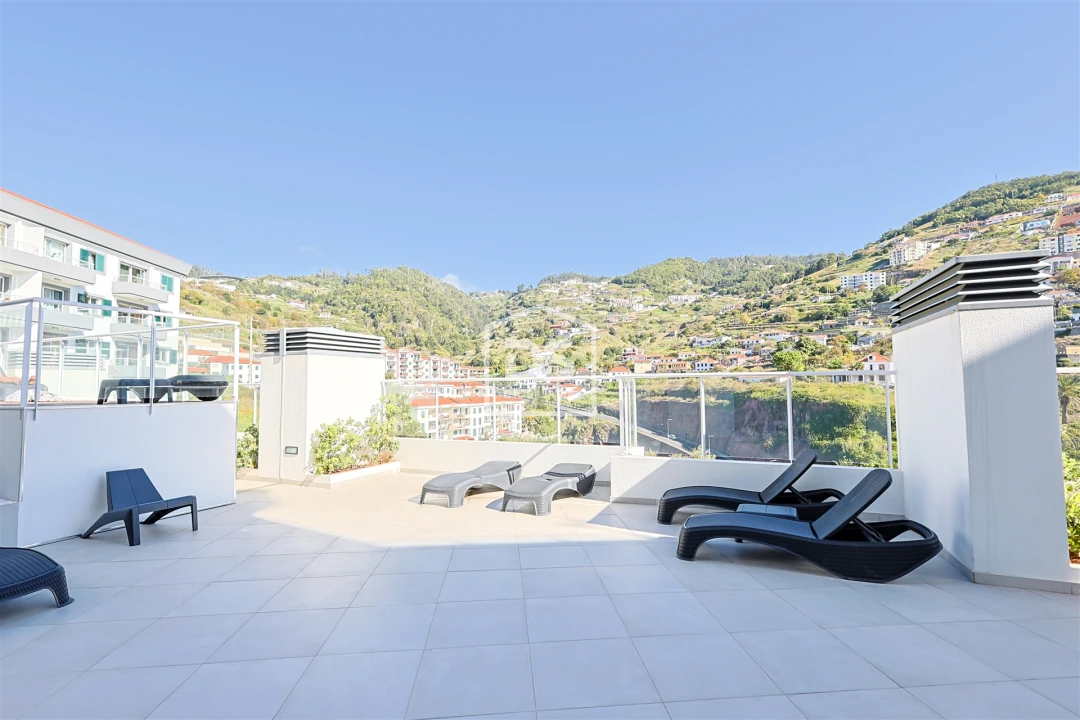 Apartamento T2 para Venda em Caniço Foto 32