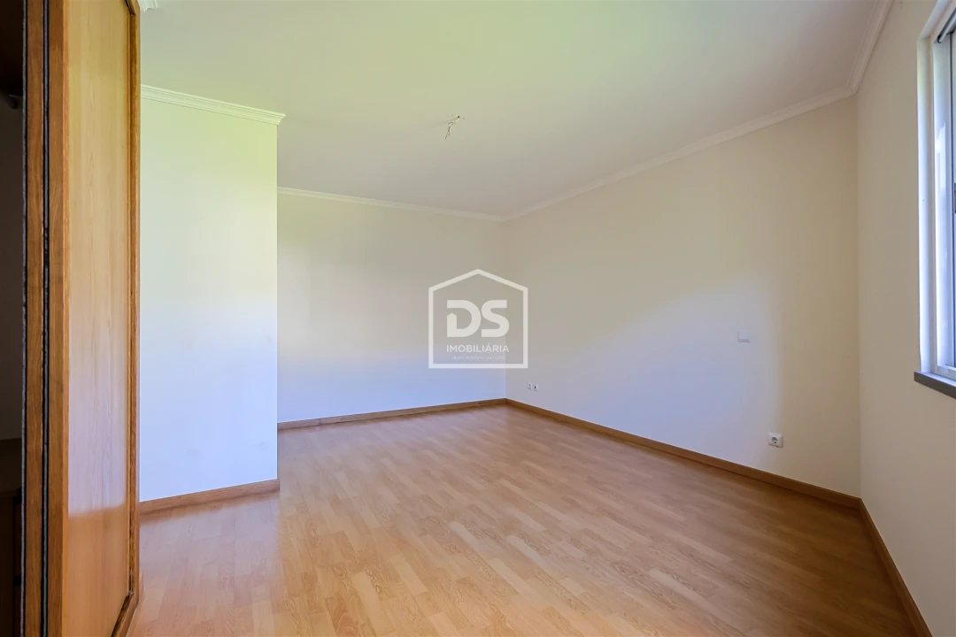 Apartamento T2 para Venda em Caniço Foto 17
