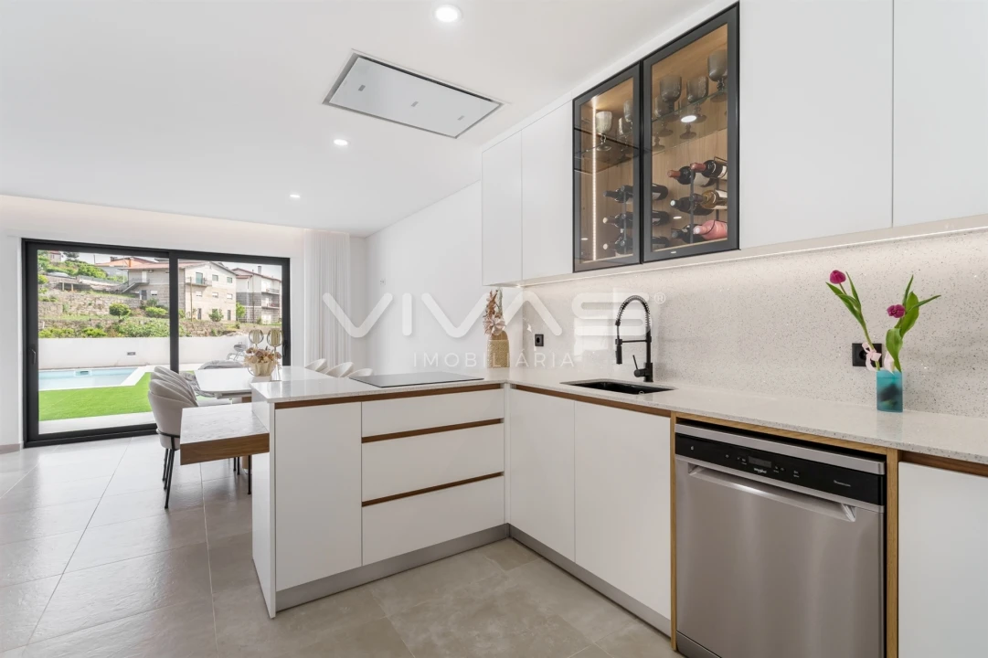 Moradia T3 para Venda em Alpendorada, Várzea e Torrão Foto 10