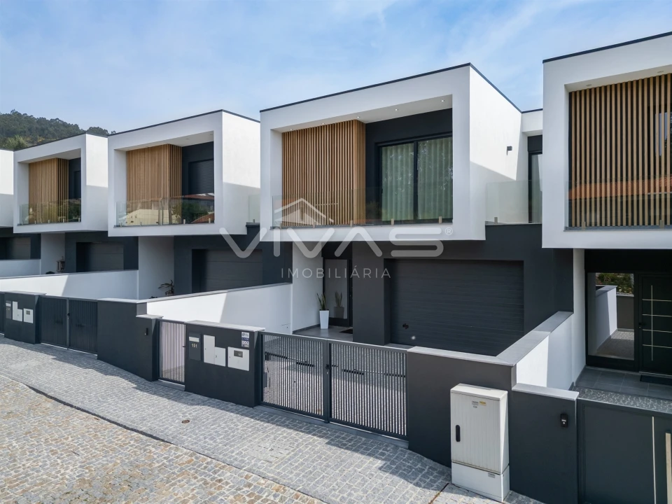 Moradia T3 para Venda em Alpendorada, Várzea e Torrão Foto 1