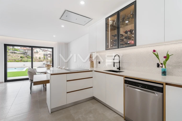 Moradia T3 para Venda em Alpendorada, Várzea e Torrão Foto 10