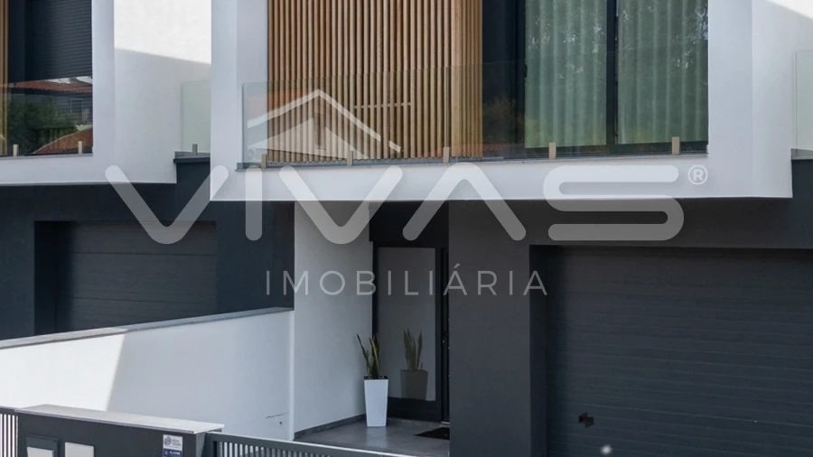 Moradia T3 para Venda em Alpendorada, Várzea e Torrão
