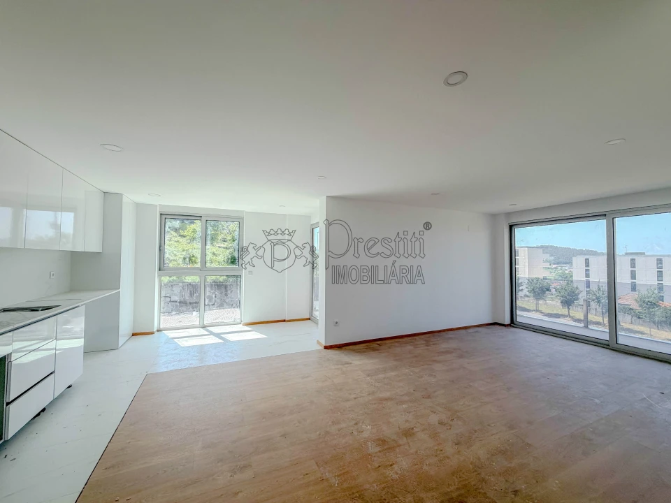 Apartamento T2 para Arrendamento em Urgezes Foto 1