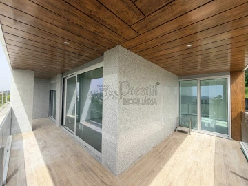 Apartamento T2 para Arrendamento em Urgezes