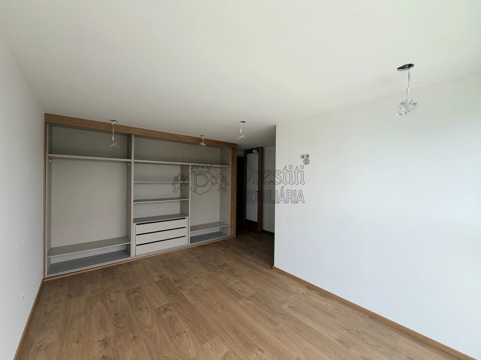 Apartamento T2 para Arrendamento em Urgezes Foto 9