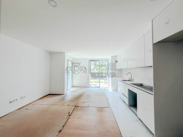 Apartamento T2 para Arrendamento em Urgezes