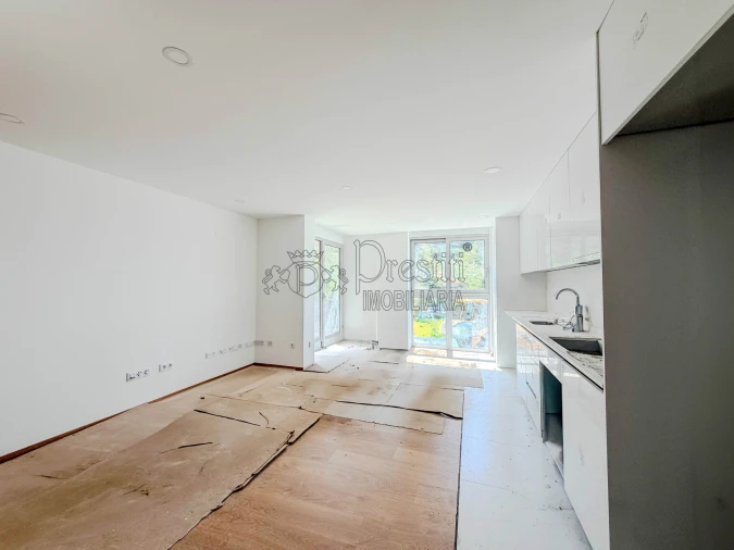 Apartamento T2 para Arrendamento em Urgezes Foto 2