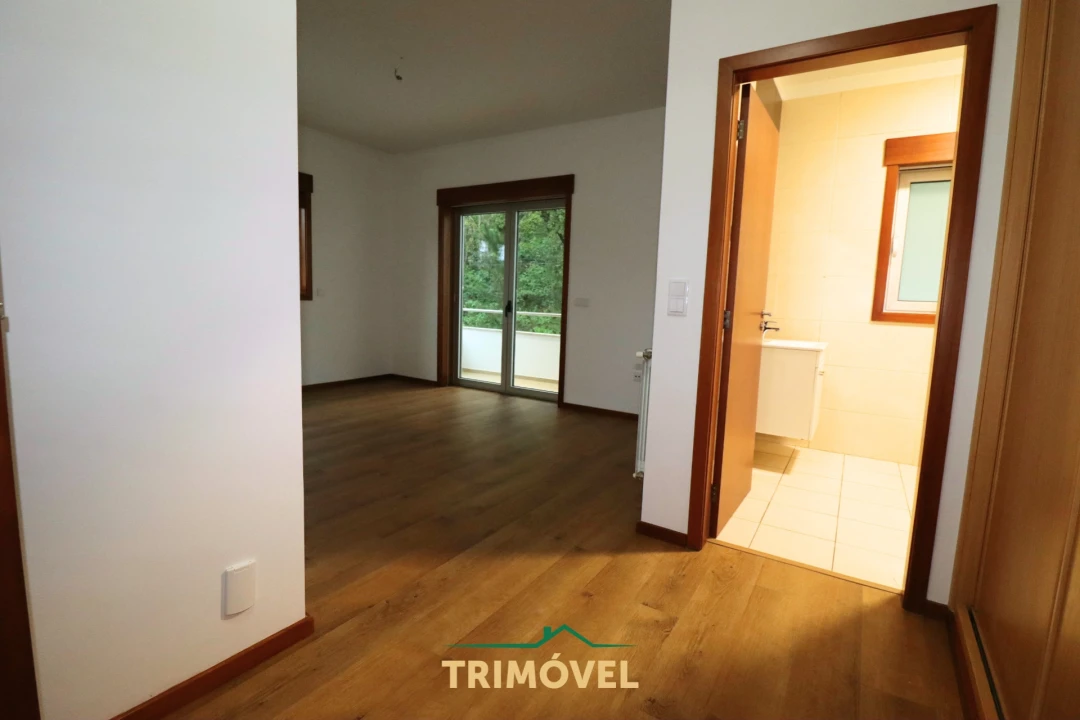 Moradia T3 para Venda em São Roque Foto 13