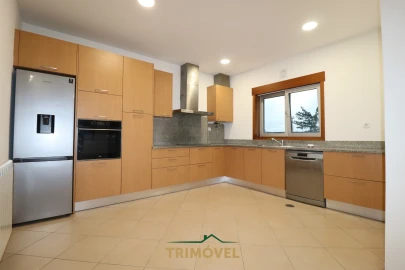 Moradia T3 para Venda em São Roque