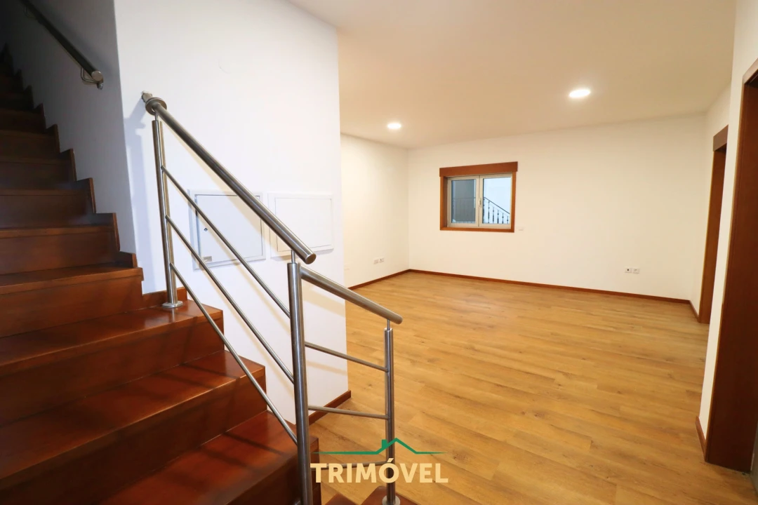 Moradia T3 para Venda em São Roque Foto 22