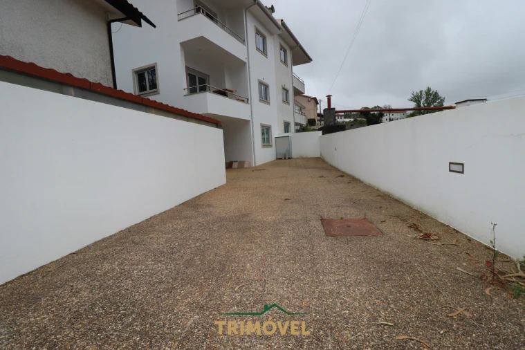 Moradia T3 para Venda em São Roque Foto 28