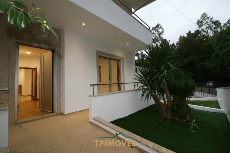 Moradia T3 para Venda em São Roque Foto 2