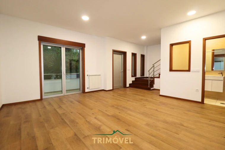 Moradia T3 para Venda em São Roque Foto 6