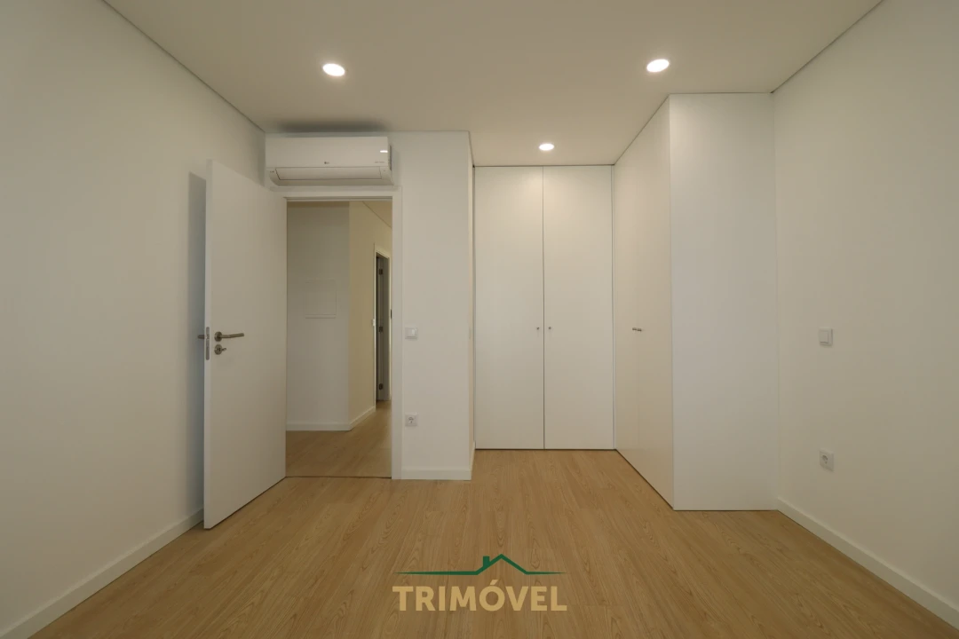 Apartamento T2 para Venda em São Roque Foto 13