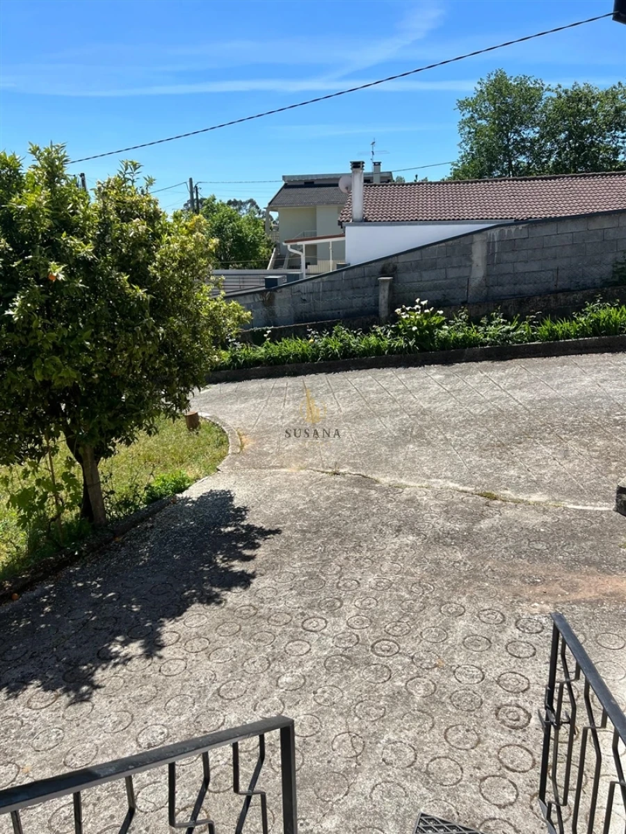 Moradia T3 para Venda em Mundão Foto 23