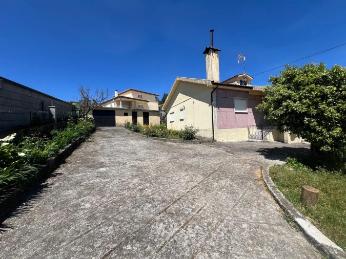 Moradia T3 para Venda em Mundão Foto 3