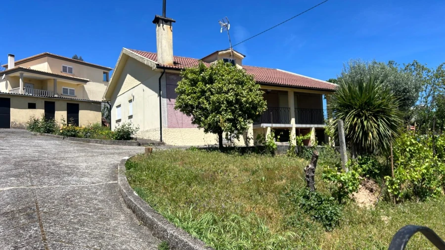 Moradia T3 para Venda em Mundão Foto 31