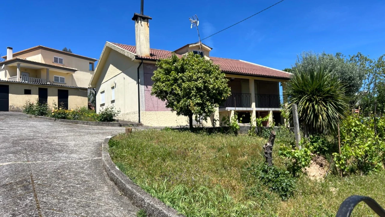 Moradia T3 para Venda em Mundão Foto 31