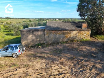 Quinta T0 para Venda em Escalos de Cima e Lousa