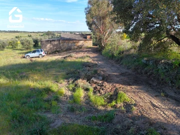 Quinta T0 para Venda em Escalos de Cima e Lousa