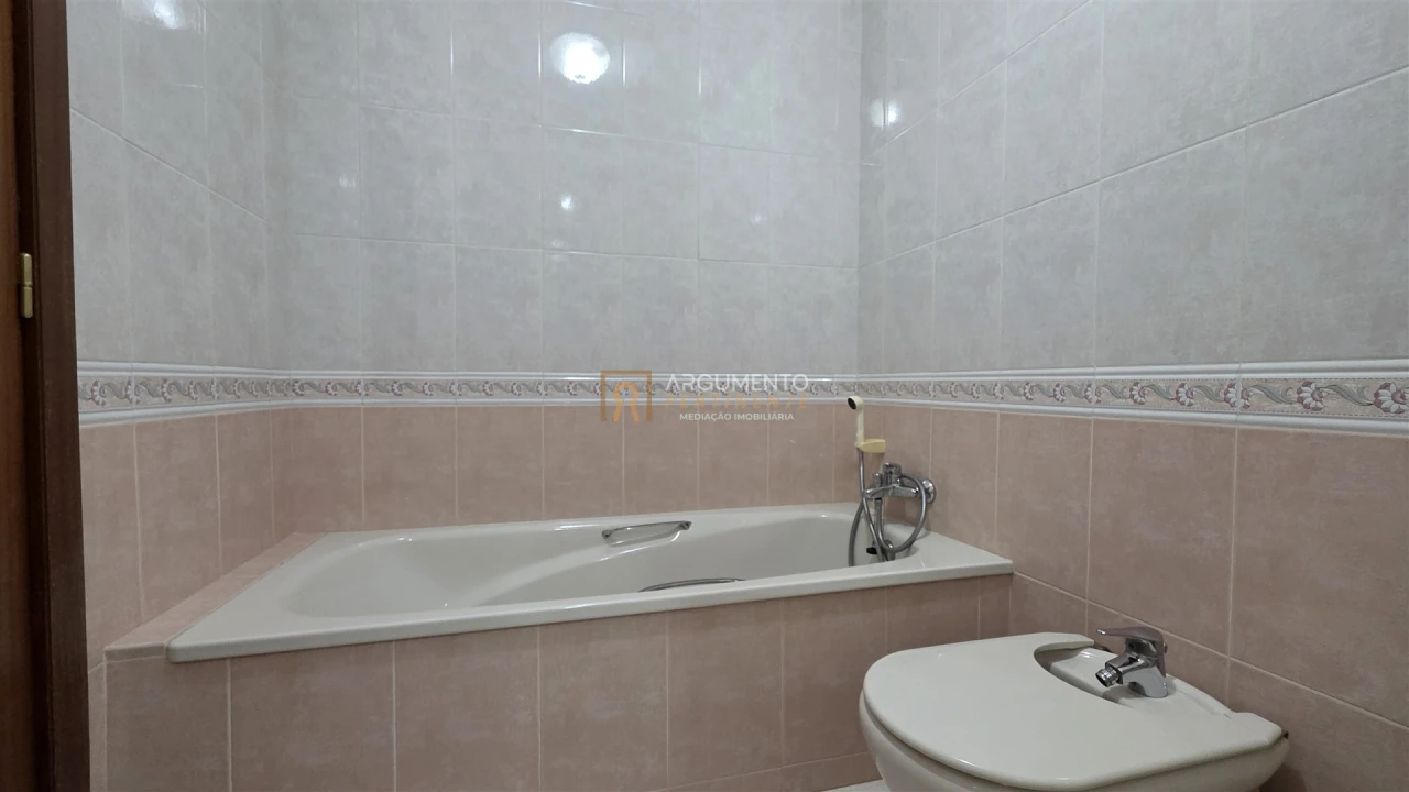 Apartamento T2 para Venda em Rio Tinto Foto 8