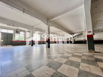 Armazém para Arrendamento em Amora