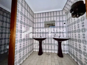 Armazém para Arrendamento em Amora