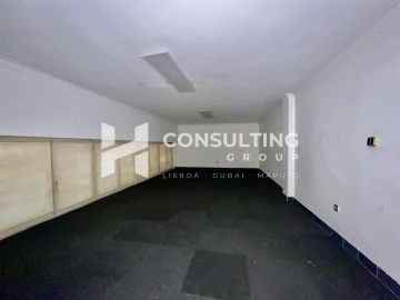 Armazém para Arrendamento em Amora