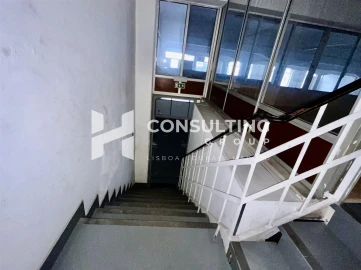 Armazém para Arrendamento em Amora