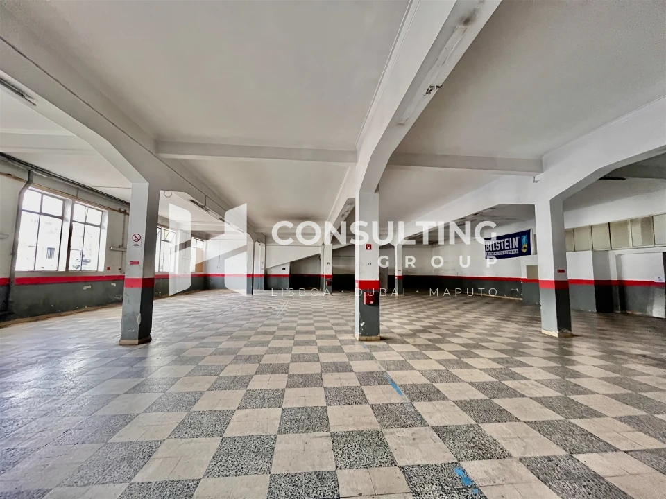 Armazém para Arrendamento em Amora Foto 2