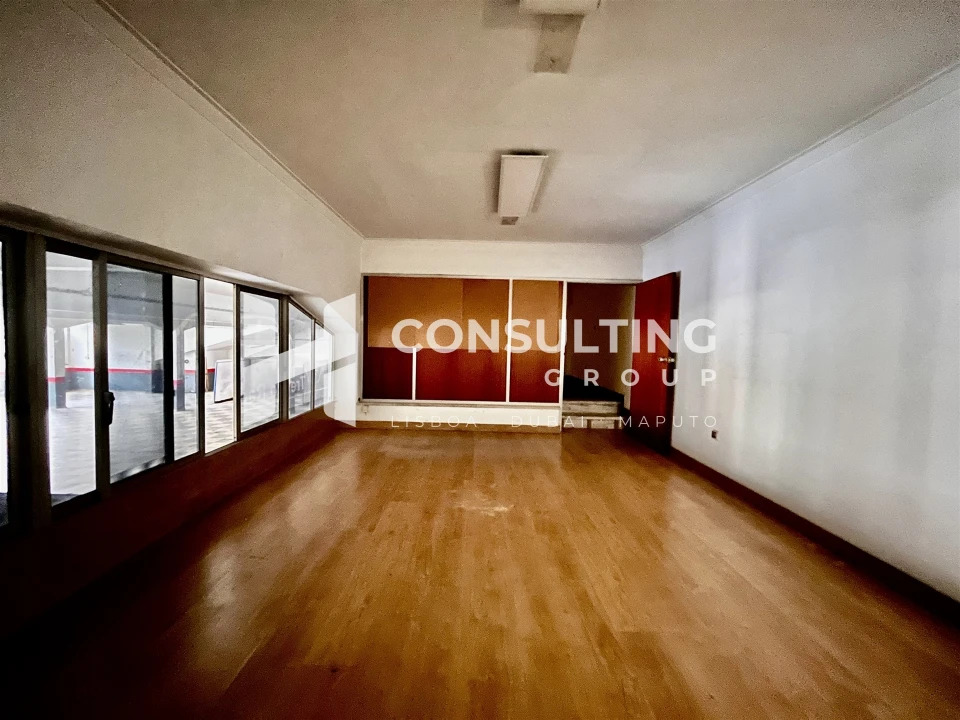 Armazém para Arrendamento em Amora Foto 5