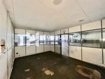 Armazém para Venda em Amora