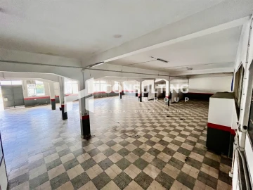 Armazém para Venda em Amora
