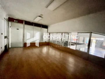 Armazém para Venda em Amora