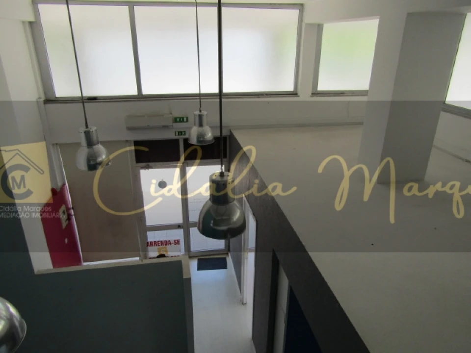 Loja para Arrendamento em Viseu Foto 14