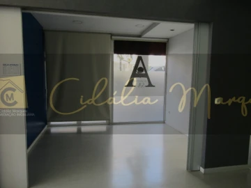 Loja para Arrendamento em Viseu