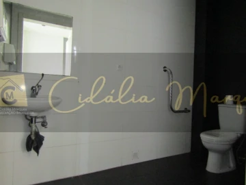 Loja para Arrendamento em Viseu