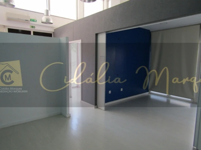 Loja para Arrendamento em Viseu Foto 4