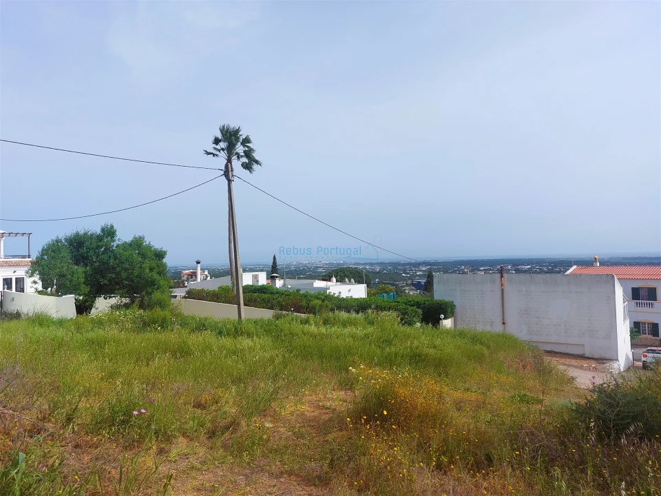 Terreno para Venda em Santa Barbara de Nexe Foto 1