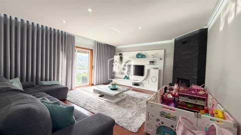 Apartamento T3 para Venda em Nevogilde