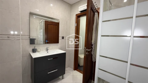 Apartamento T3 para Venda em Nevogilde