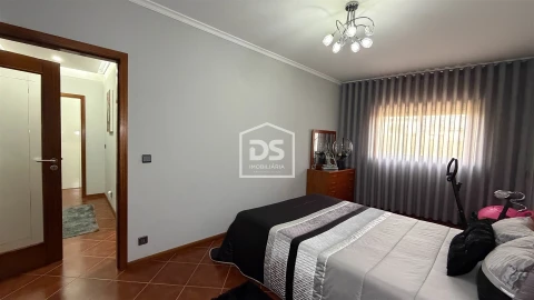 Apartamento T3 para Venda em Nevogilde
