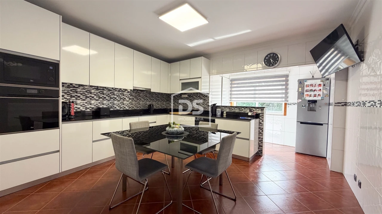 Apartamento T3 para Venda em Nevogilde Foto 6
