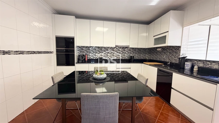 Apartamento T3 para Venda em Nevogilde Foto 4